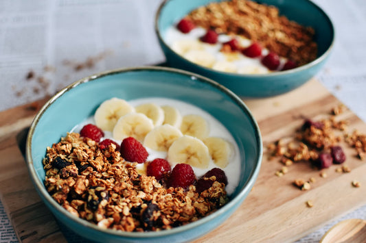 Receta para hacer un bowl de frutas, yogurt y granola